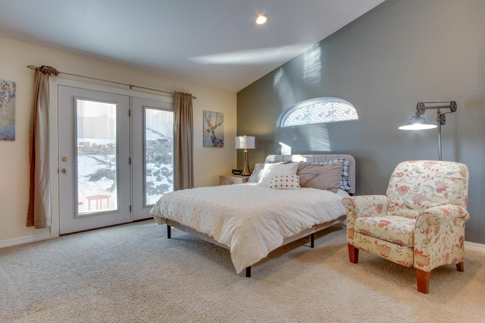 Inviting Great Falls Home With Wraparound Deck! Exterior photo