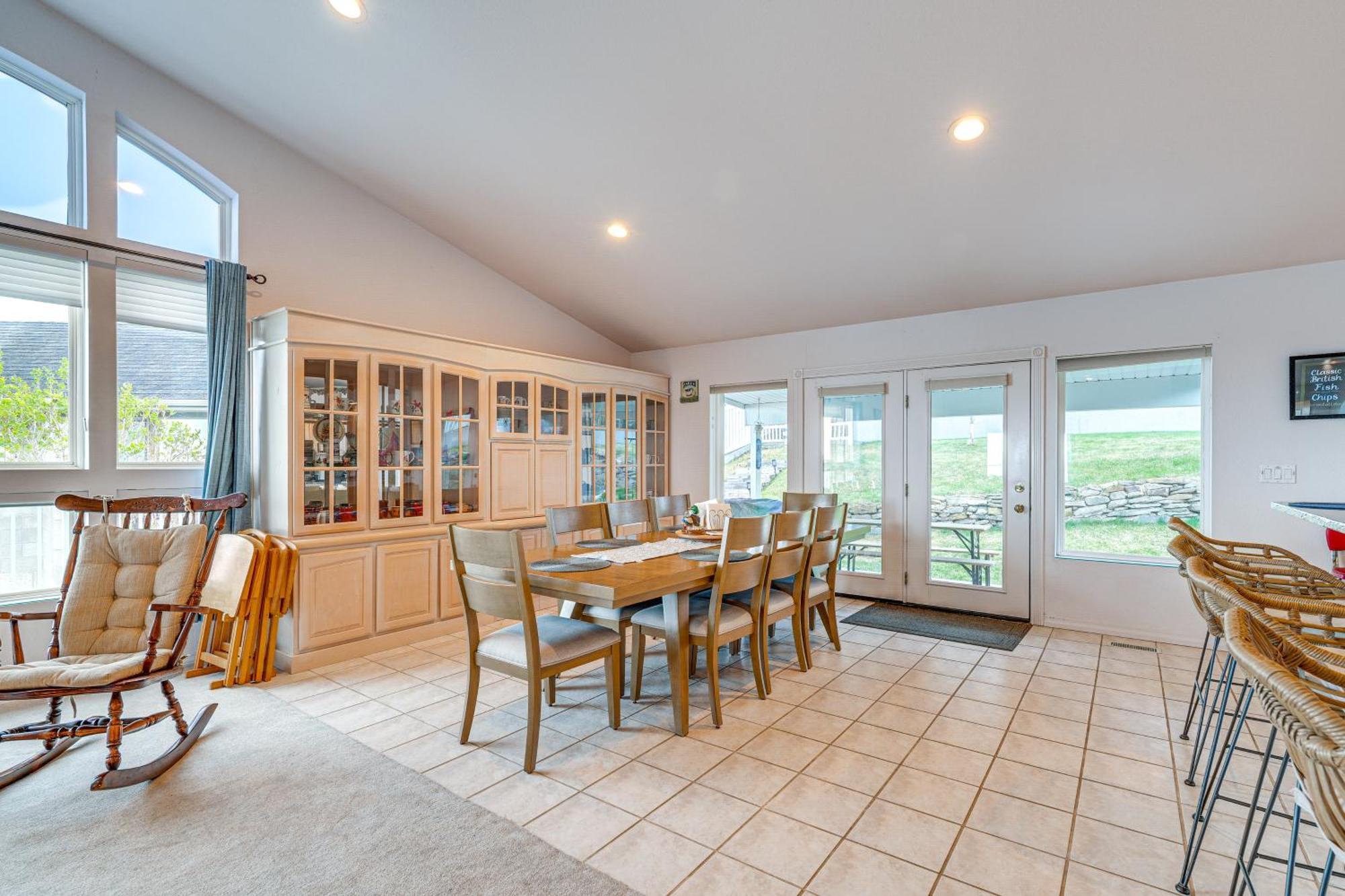 Inviting Great Falls Home With Wraparound Deck! Exterior photo