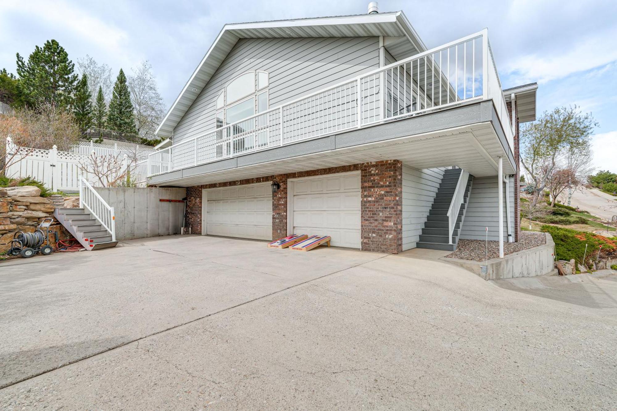 Inviting Great Falls Home With Wraparound Deck! Exterior photo