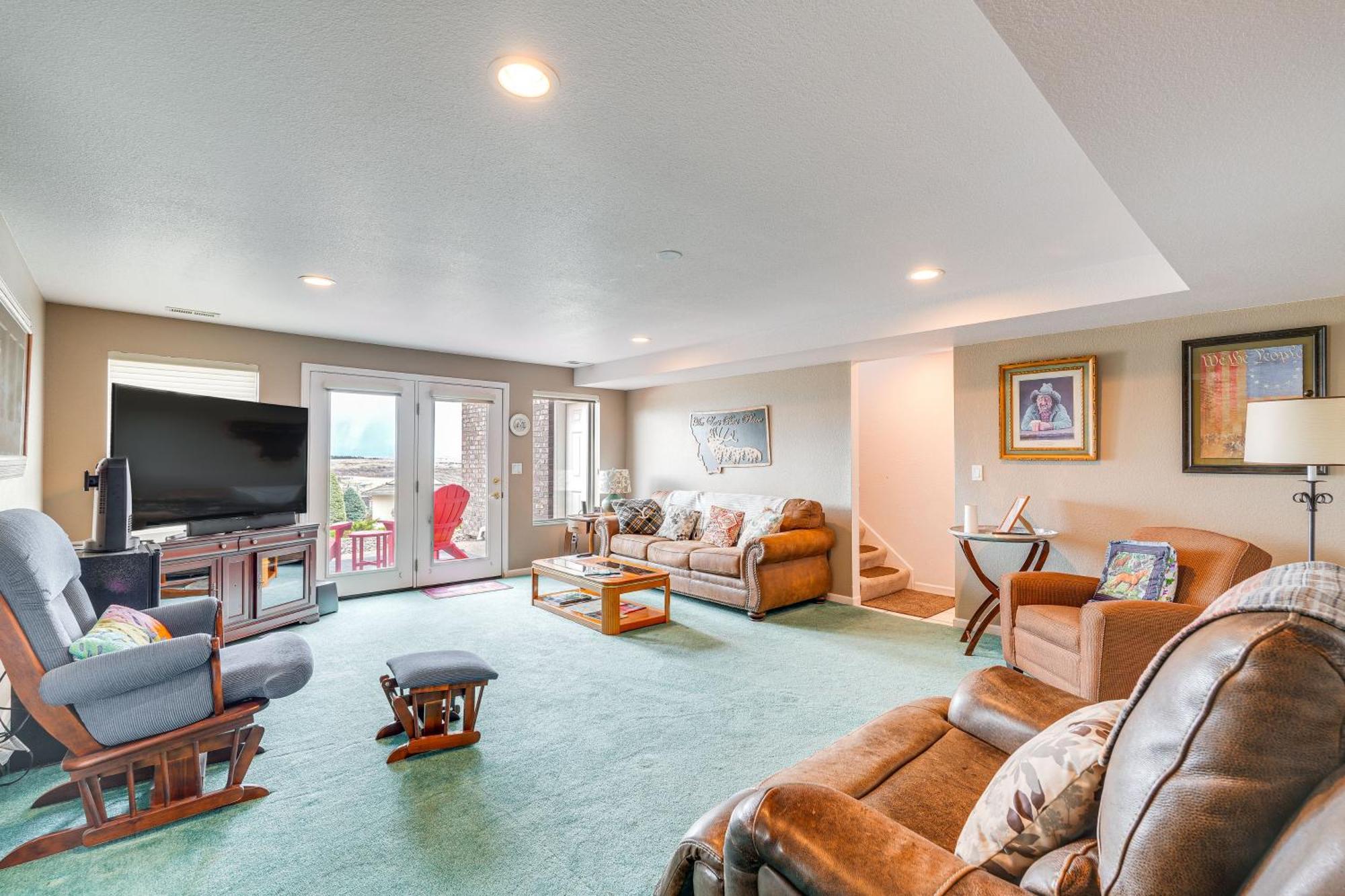 Inviting Great Falls Home With Wraparound Deck! Exterior photo